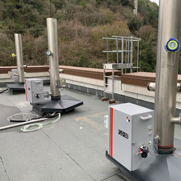 CASE STUDY | Installazione e Avviamento di THT-FLO-50 in un nuovo forno crematorio 5 Installlazione completata primo camino 1