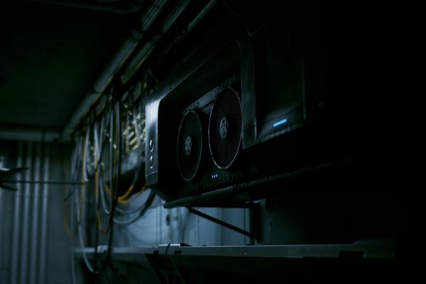 Misuratore di portata data center: cosa guarda davvero chi deve scegliere un impianto di raffreddamento 3 apparecchiatura di raffreddamento in sala CED, ambiente tipico di installazione di un misuratore di portata data center